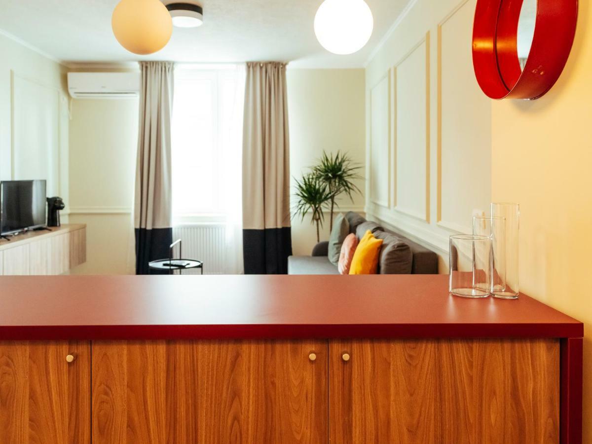 Classy Apartment - Old Town Бухарест Екстер'єр фото